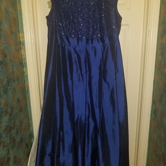 Formal 22w Long Cobalt Blue from Dillards - Picture 5 of 5